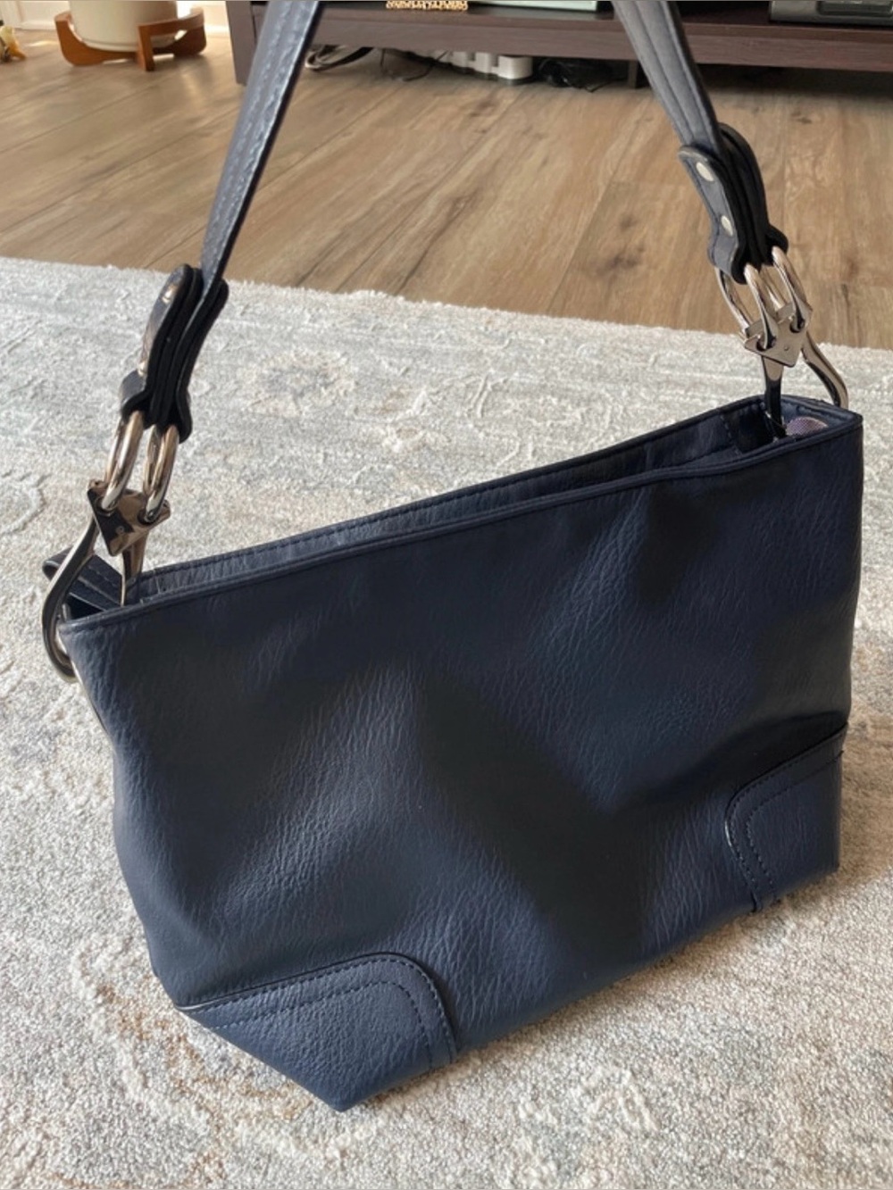 EUC Dark navy blue faux leather hand bag hobo bag